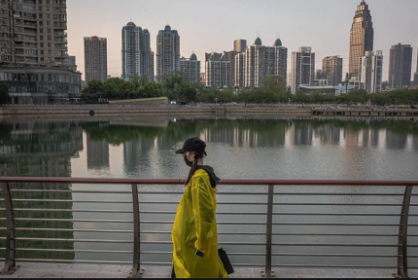 Wuhan planea hacer test masivos a sus 11 millones de habitantes tras rebrote