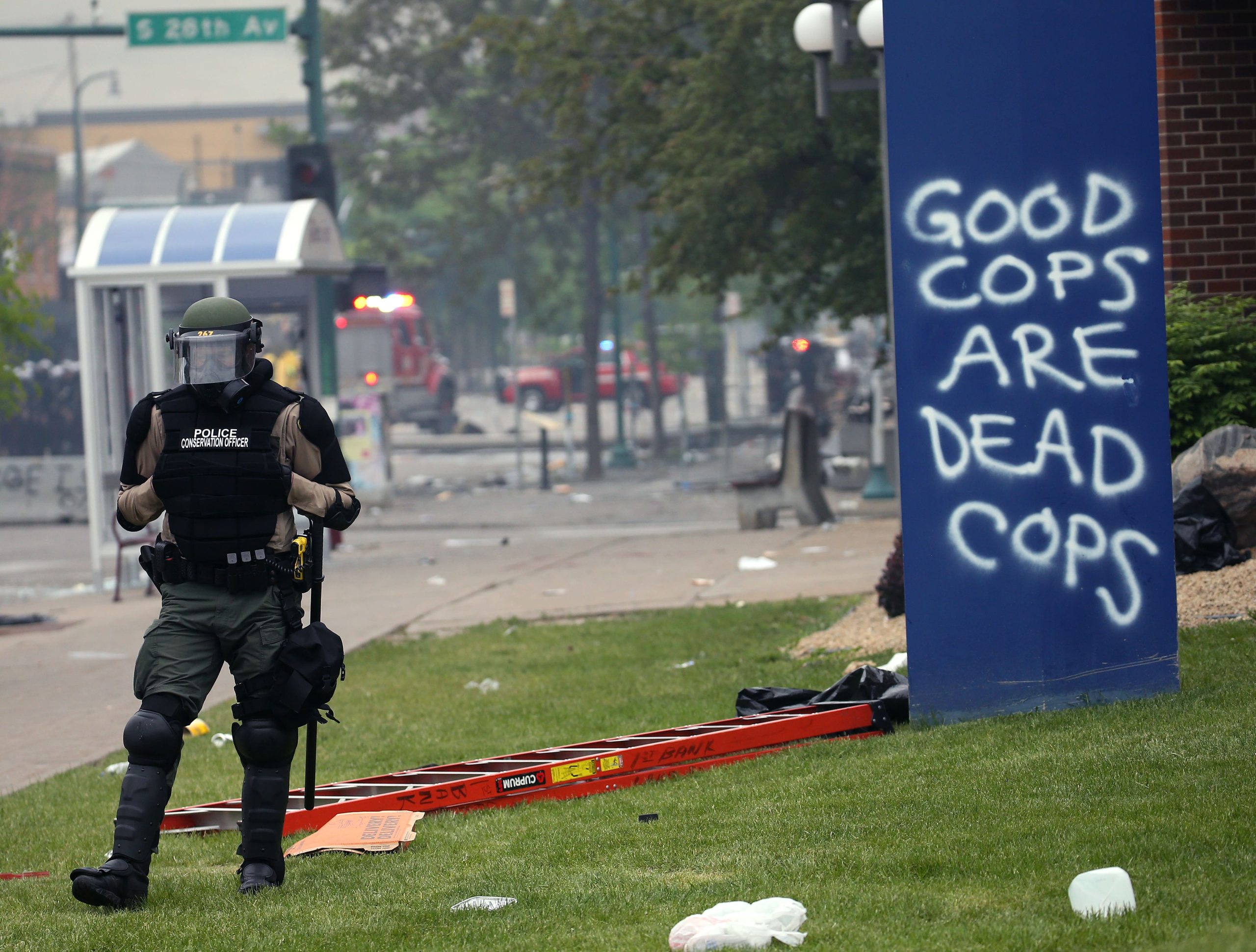Arrestan a equipo de CNN durante cobertura de disturbios en Minneapolis