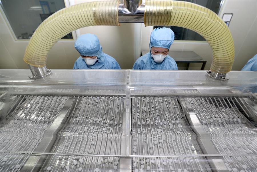 ¿Qué se sabe de la cloroquina y la hidroxicloroquina para combatir el nuevo coronavirus?