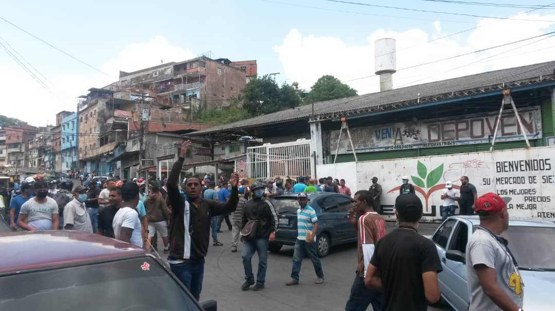 Protestan por falta de gasolina en Caracas, Lara y Nueva Esparta #3Jun