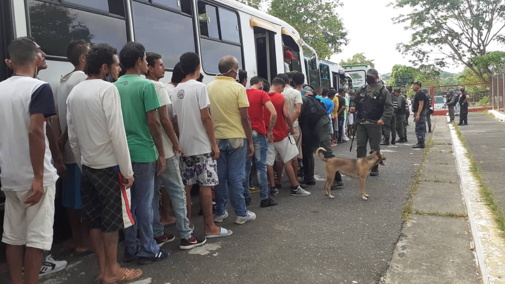 Familiares desconocen paradero de reclusos