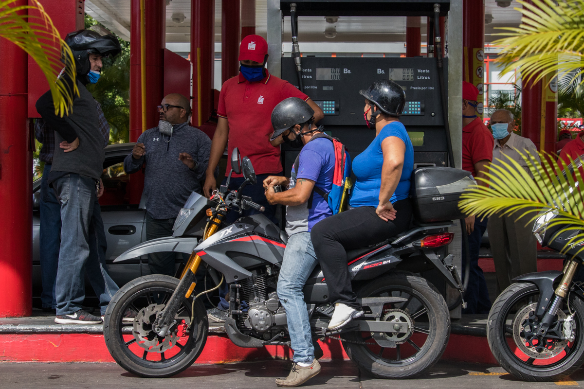 Así fue el primer día de venta de gasolina en dólares en Venezuela #1Jun