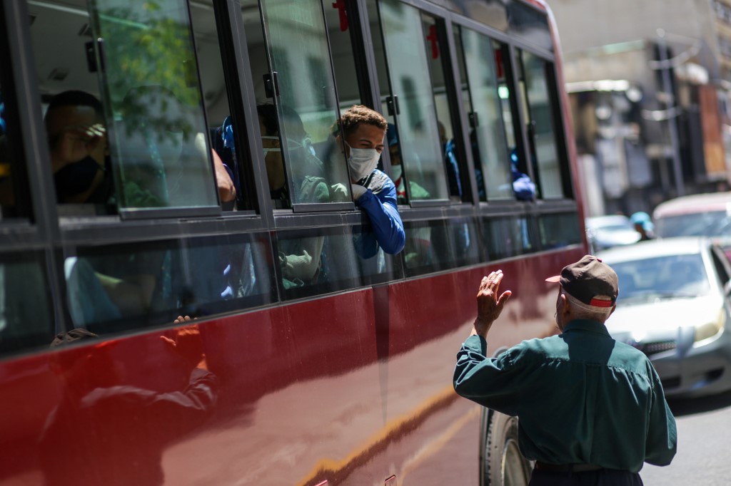 Transportistas del Bloque del Este en Caracas denuncian que no les dejaron surtir gasolina #1Jun