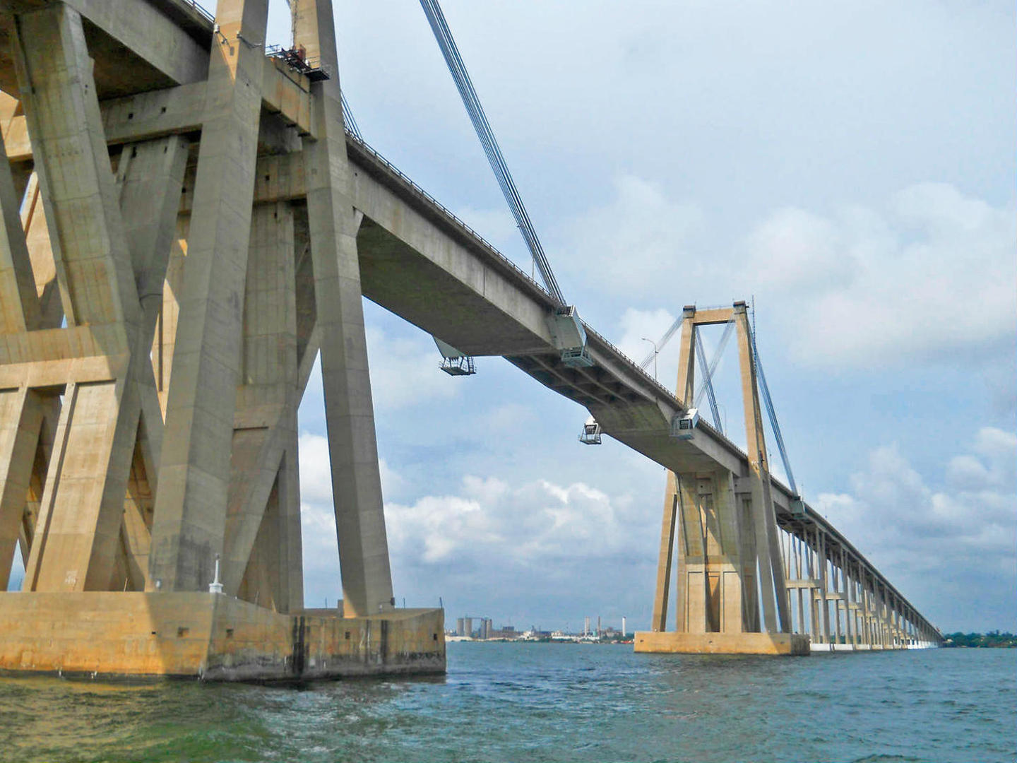 Cierran puente sobre el lago de Maracaibo este jueves por mantenimiento mayor de pila 21