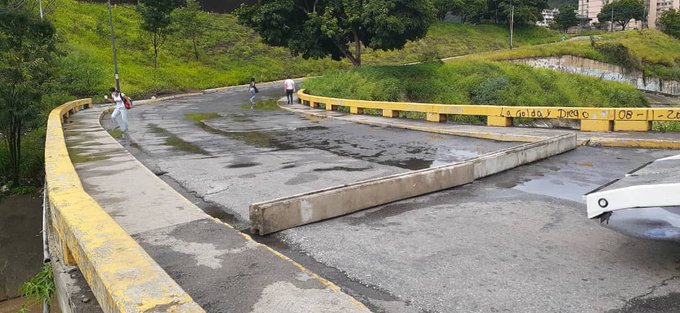Cierran acceso a Caricuao desde Ruiz Pineda y la carretera vieja de Mamera