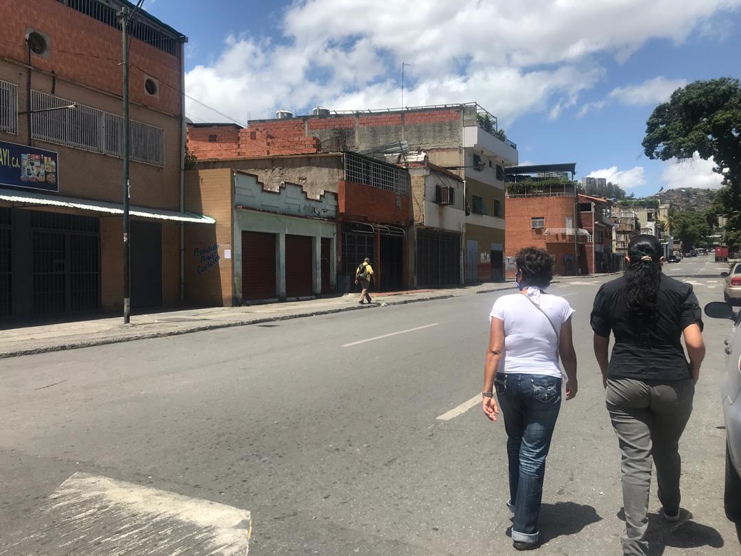 Catia con calles vacías y comercios cerrados en día de parada por la cuarentena