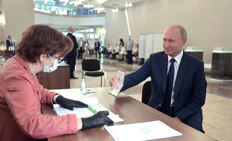 Rusia celebra referendo constitucional
