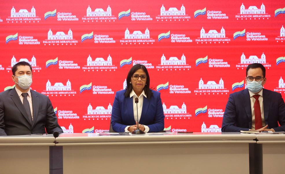 Maduro ordena investigación contra los que participan en "robo" del oro venezolano
