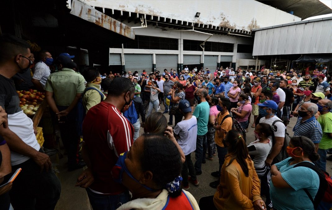 Cierran mercados municipales de Valencia por cuarentena radical
