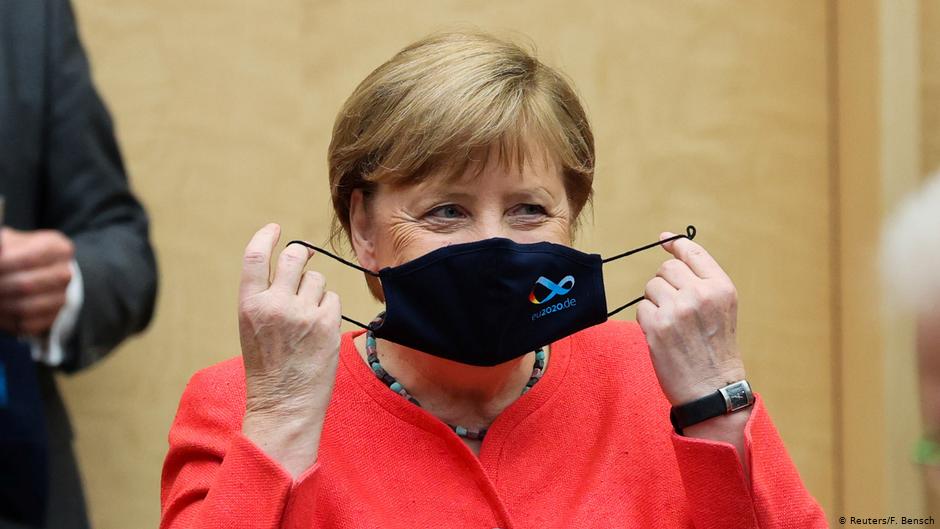 Merkel: uso de mascarilla es "irrenunciable" para contener pandemia