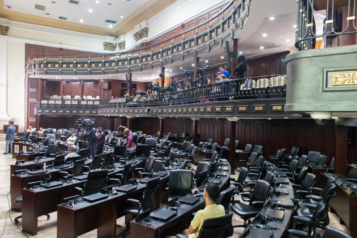 De qué acusan a los diputados que aparecen en lista de decreto de Maduro