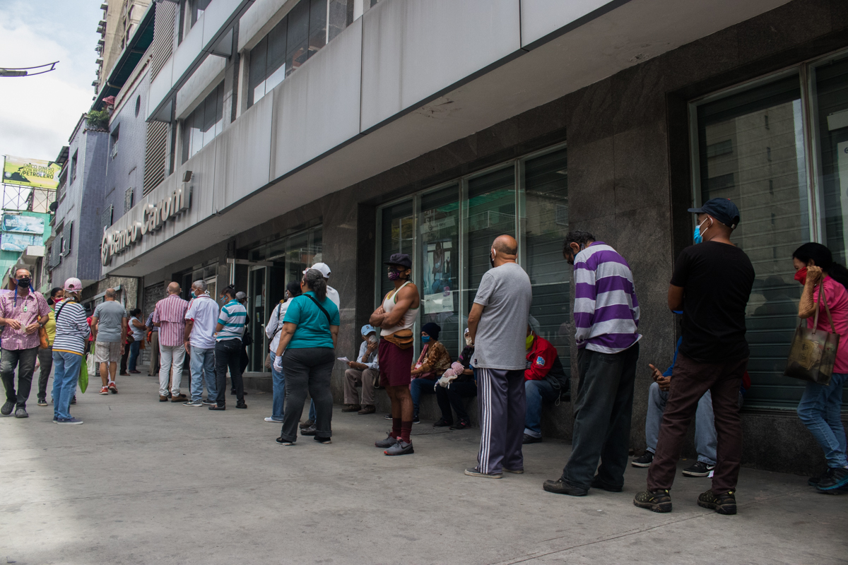 Un fallecido y 351 nuevos casos de COVID-19 en Caracas este #15Ago 