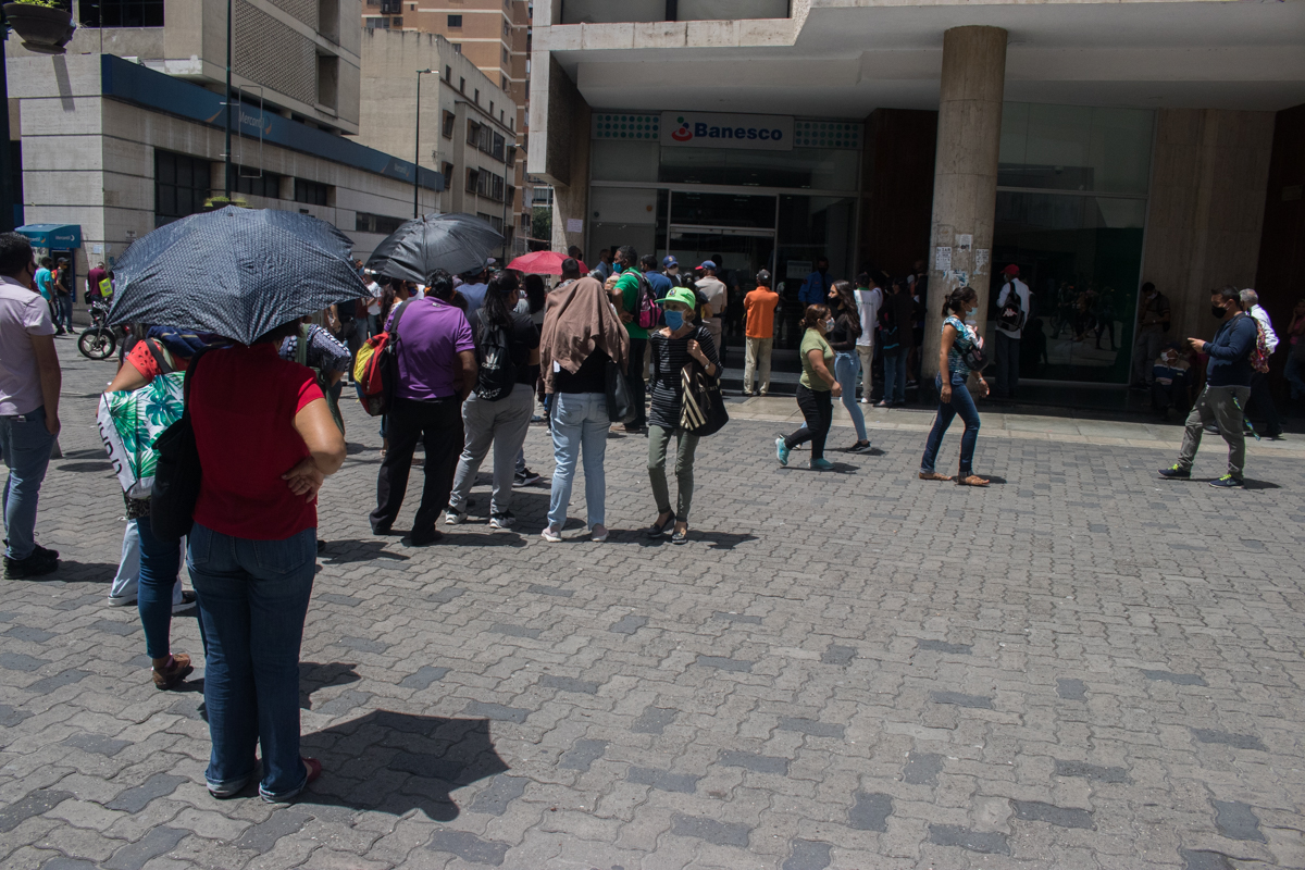 Tres fallecidos y 61 casos de COVID-19 en Caracas este #28Abr