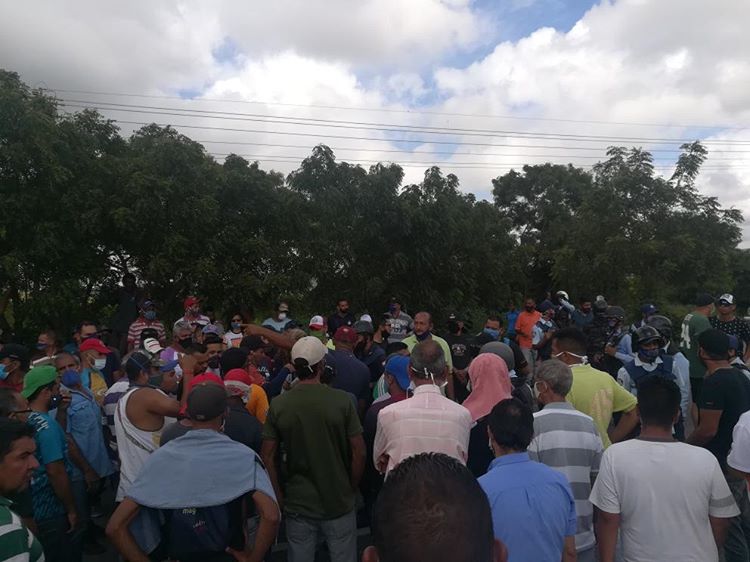 Por segundo día protestan en Barquisimeto por escasez de gasolina #27Ago