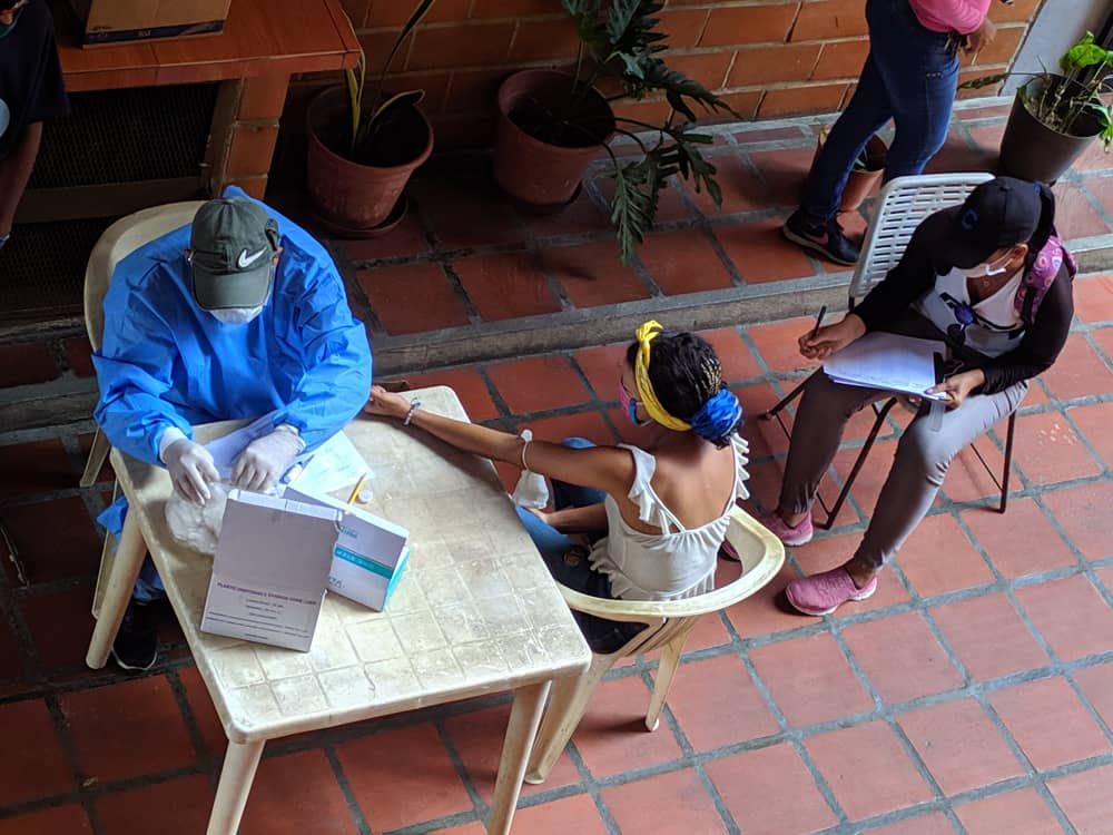 Ruleteo de pacientes continúa por falta de pruebas rápidas de COVID-19