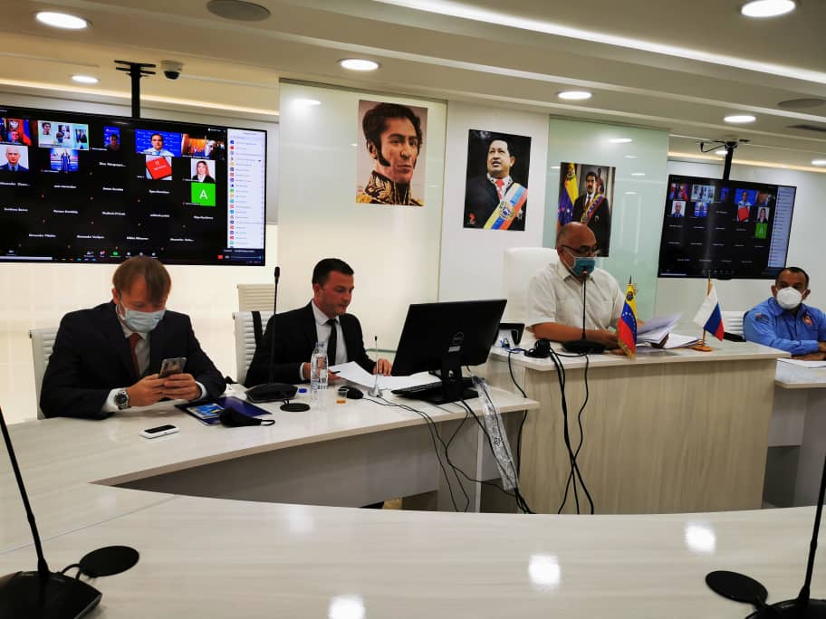 Venezuela inicia selección de posibles candidatos para fase III de la vacuna rusa 