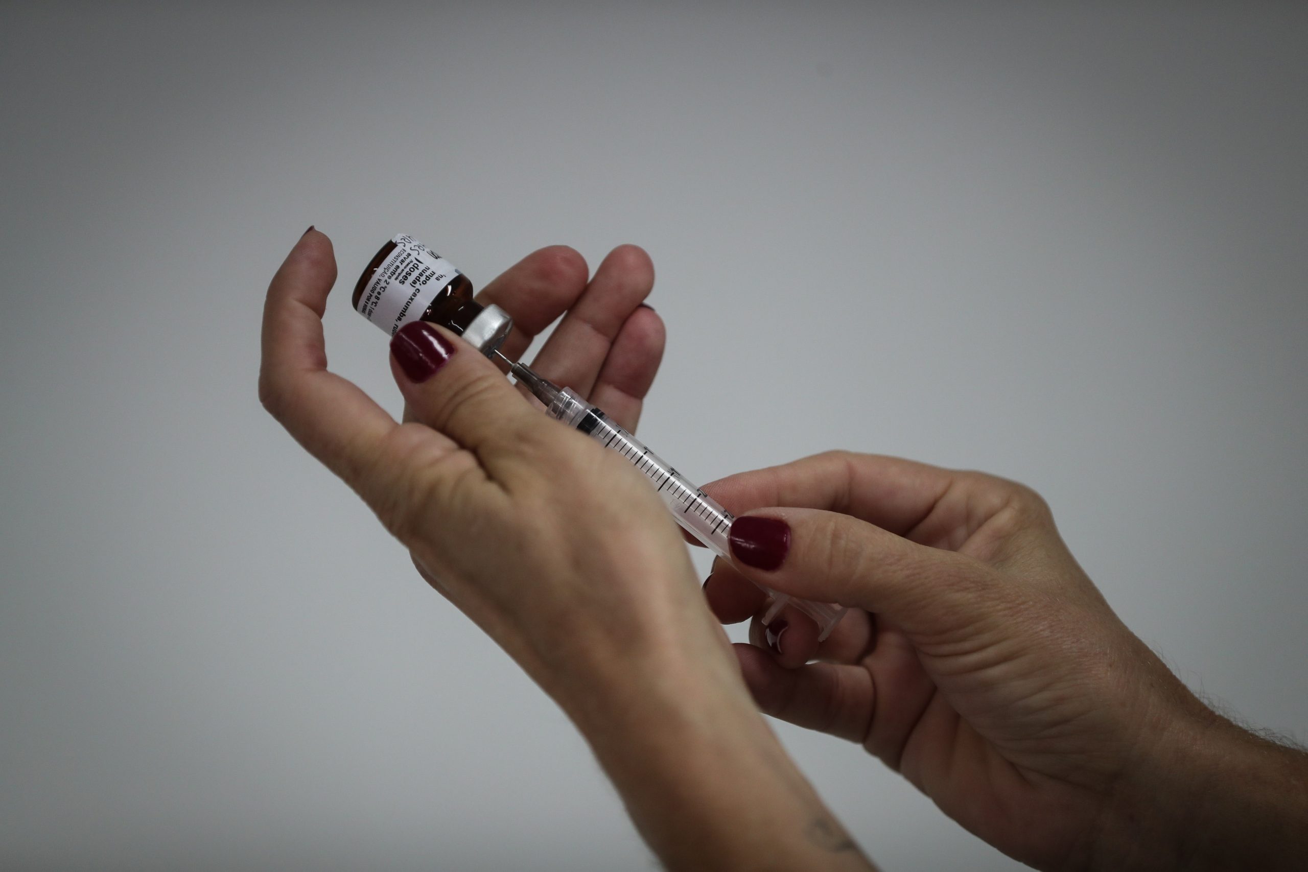 Brasil roza las 144.000 muertes y los 4,9 millones de casos de coronavirus
