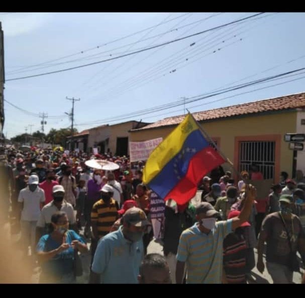 Reclaman agua, gas doméstico y gasolina en Urachiche, Coro, Puerto Ordaz y San Cristóbal #22Sep