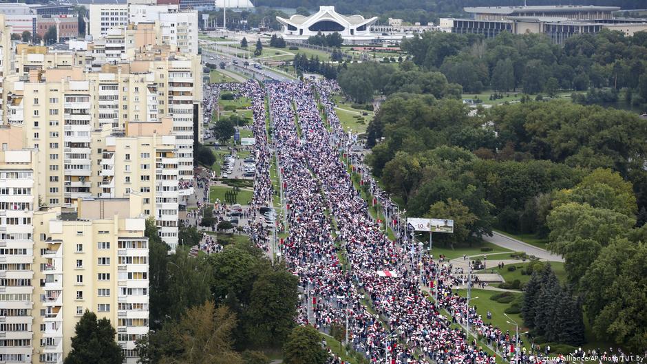Bielorrusia: opositores desafían represión de Lukashenko con manifestación sin precedentes