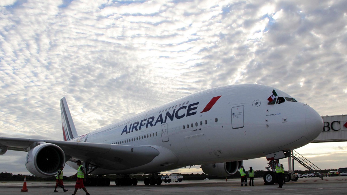 Embajada de Francia se queja por falta de permiso para vuelo humanitario París-Caracas