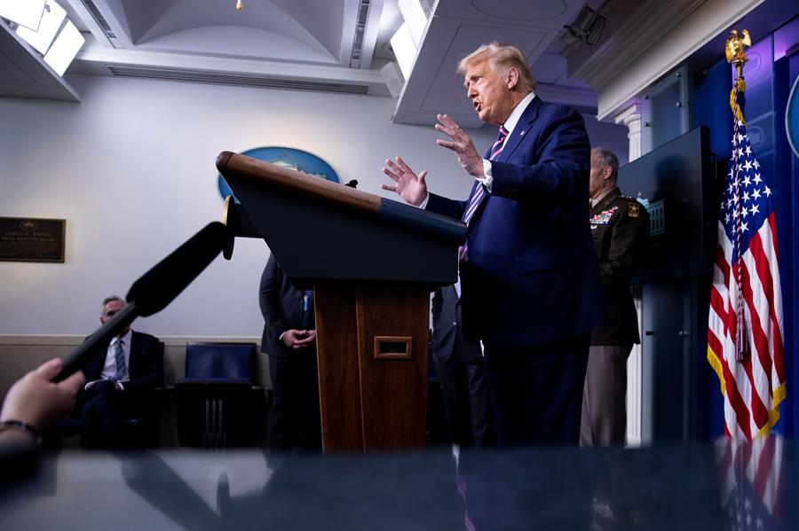 Trump: vacuna de COVID-19 estará disponible para los estadounidenses en abril