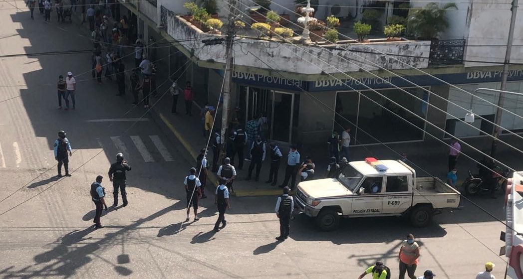 Por incitación al odio y posesión de explosivos privaron de libertad a dos de los manifestantes de Chivacoa