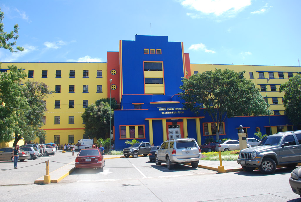 Hospital Central de Barquisimeto traslada pacientes con COVID-19 a CDI por falta de equipos médicos