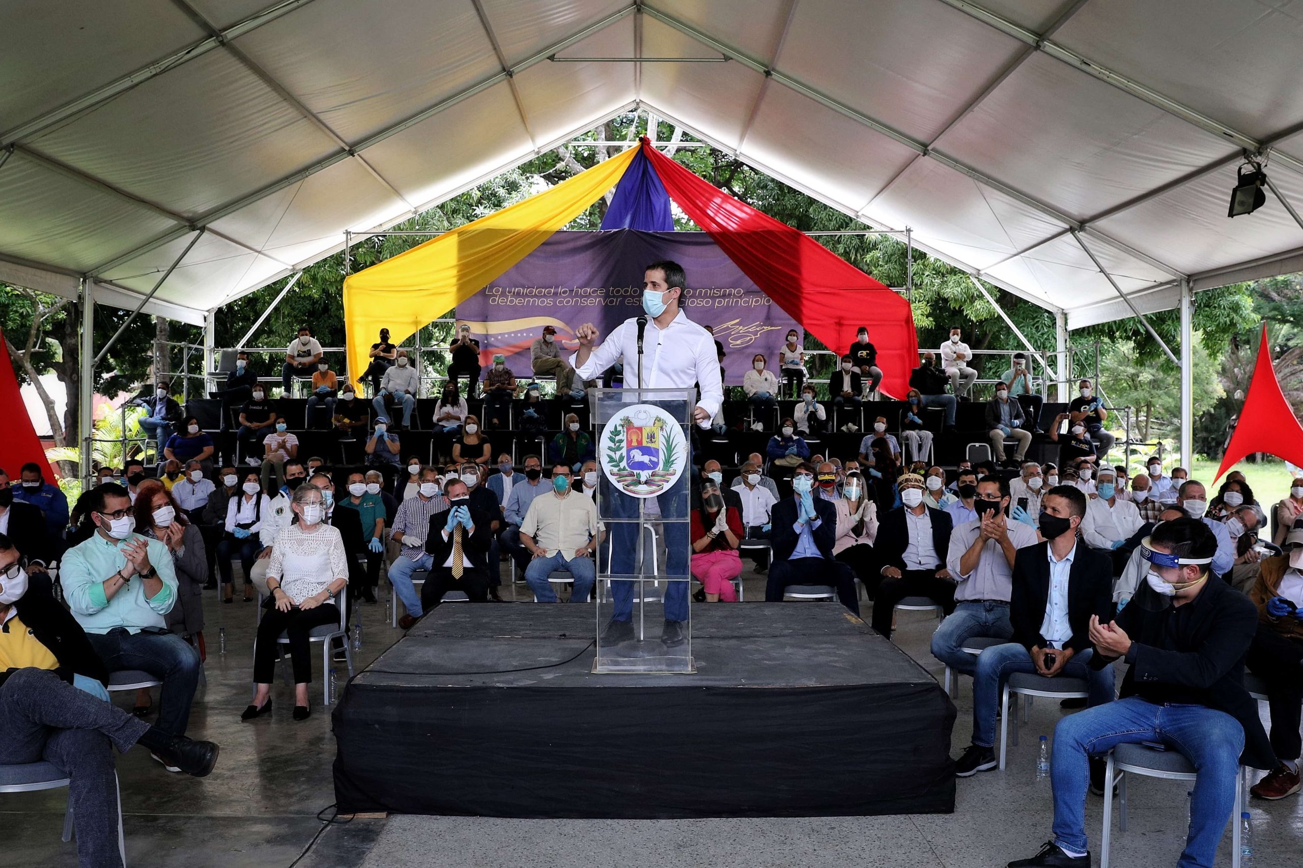 Guaidó anuncia organización de la protesta cívica en todo el paísntempla consulta popular con apoyo internacional