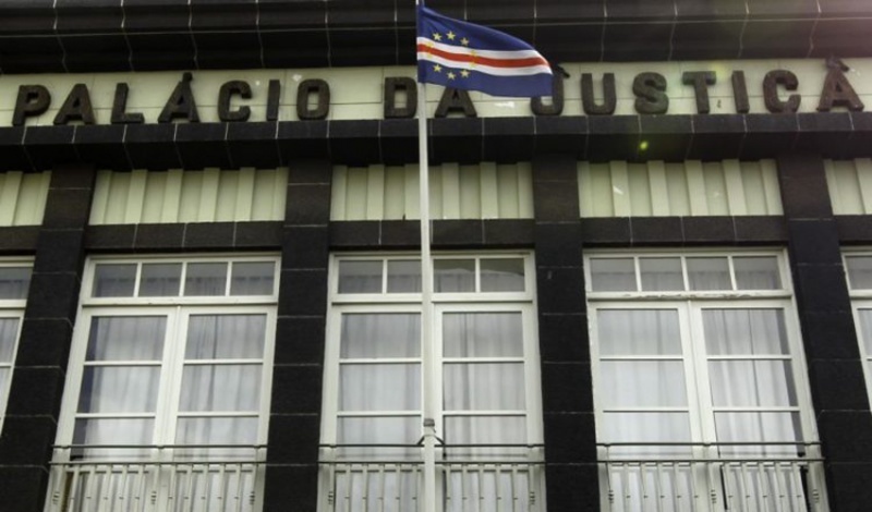 Saab denuncia al fiscal general de Cabo Verde por "violar sus derechos"