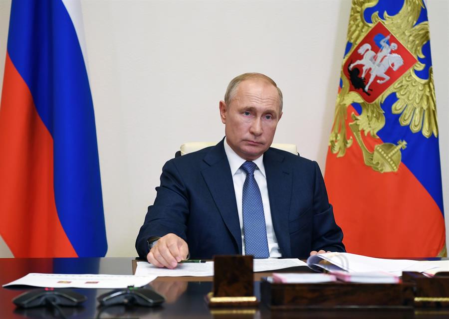 Putin firma ley que criminaliza difusión de "noticias falsas" sobre Ejército
