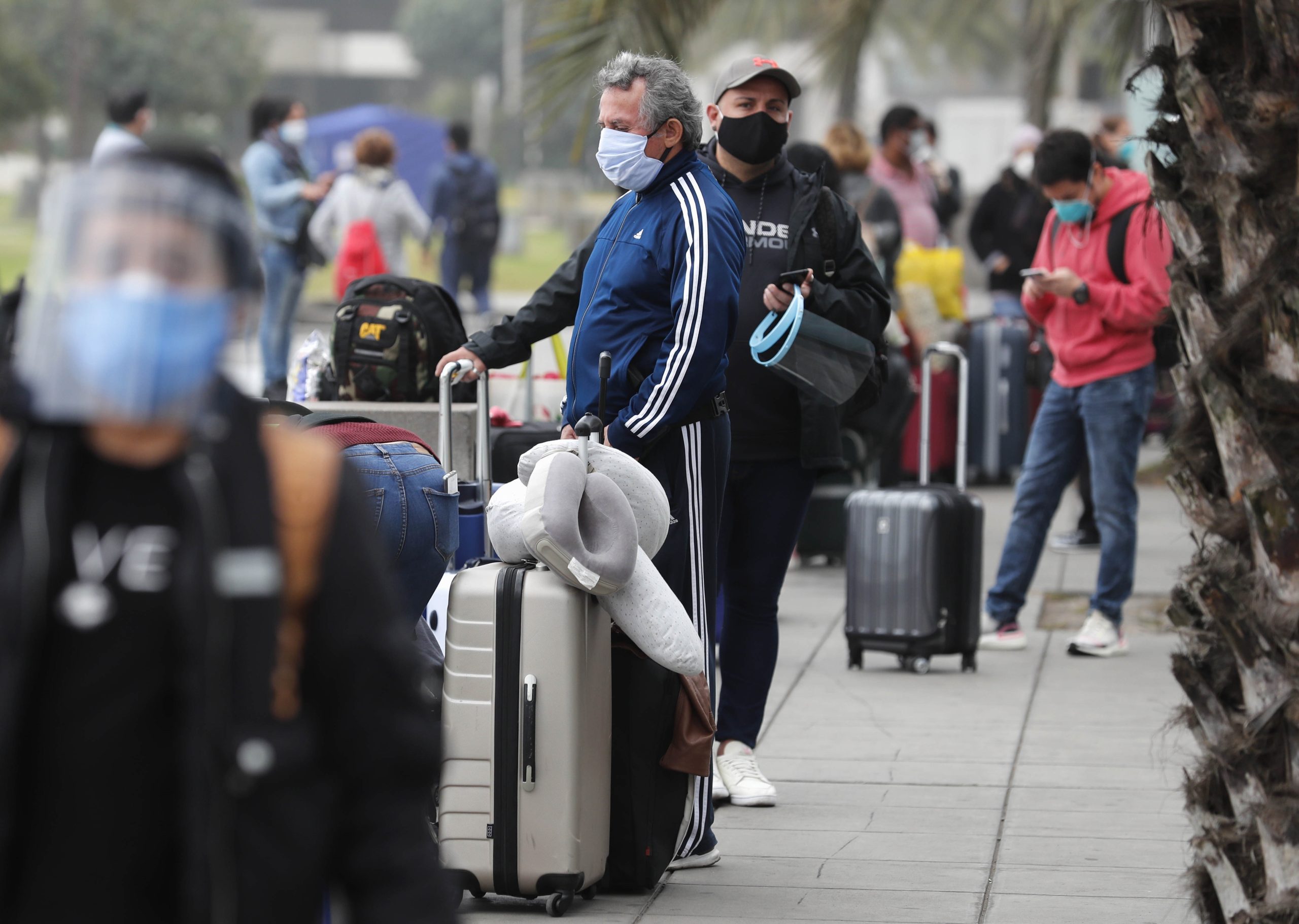 América abre fronteras pero no para los migrantes y sigue pendiente de Trump