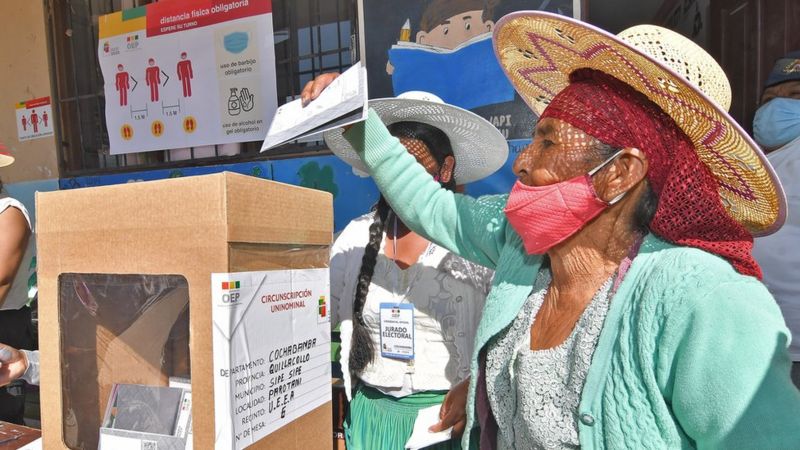 La incertidumbre en Bolivia por la demora en los resultados de las elecciones presidenciales tras una pacífica jornada de votación