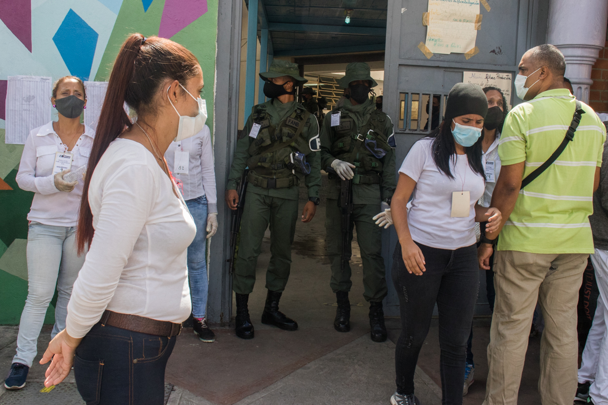 Chavismo usa el simulacro electoral para demostrar que tiene fuerza