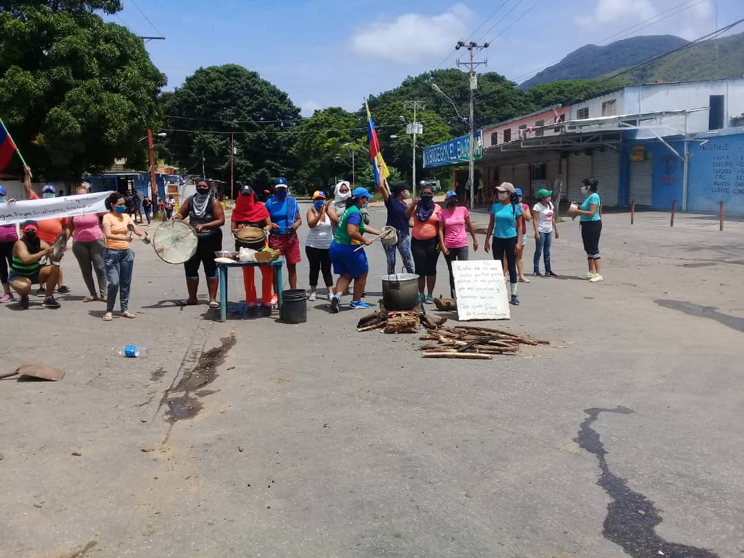 Tras 12 horas sin luz mujeres de Nueva Esparta lideran protesta este #2Oct