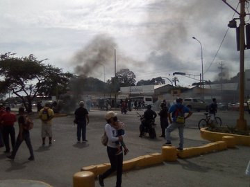 Despacho de gasolina por "pico y placa" genera protestas en Barquisimeto, Mérida y Puerto Ordaz este #6Oct