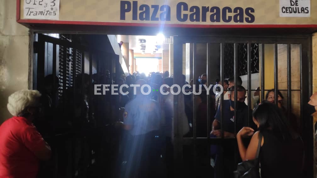 Oficinas del Saime en Caracas amanecieron con colas kilométricas este #19Oct (Fotos)