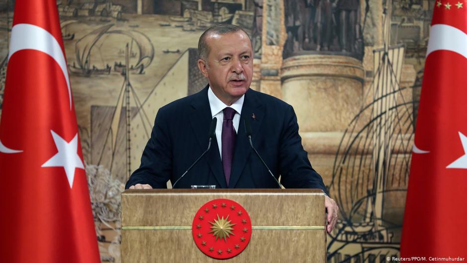 Merkel condena declaraciones de Erdogan contra Macron