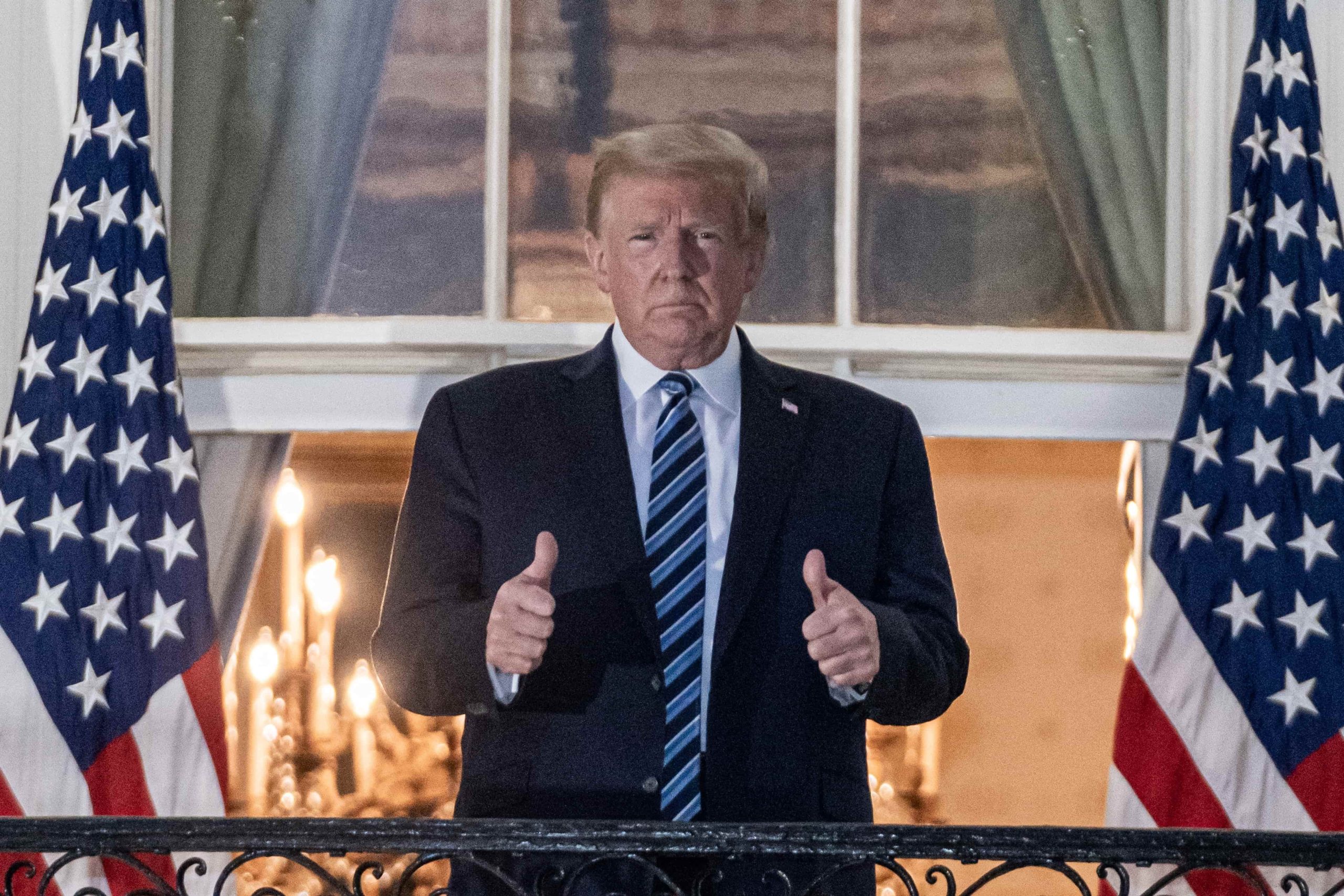 Trump sale del hospital tras un ingreso de tres días por COVID-19
