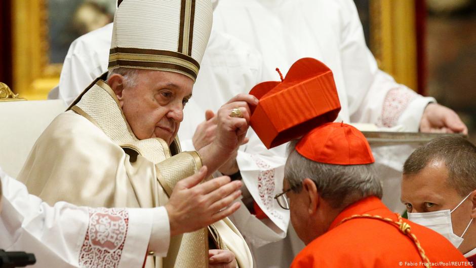 Francisco nombra a 13 cardenales y advierte sobre la corrupción sacerdotal