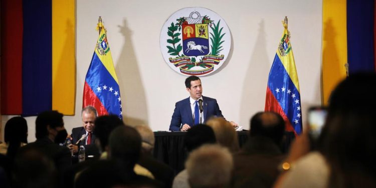 ¿Hay un viraje en la estrategia opositora?, responden analistas