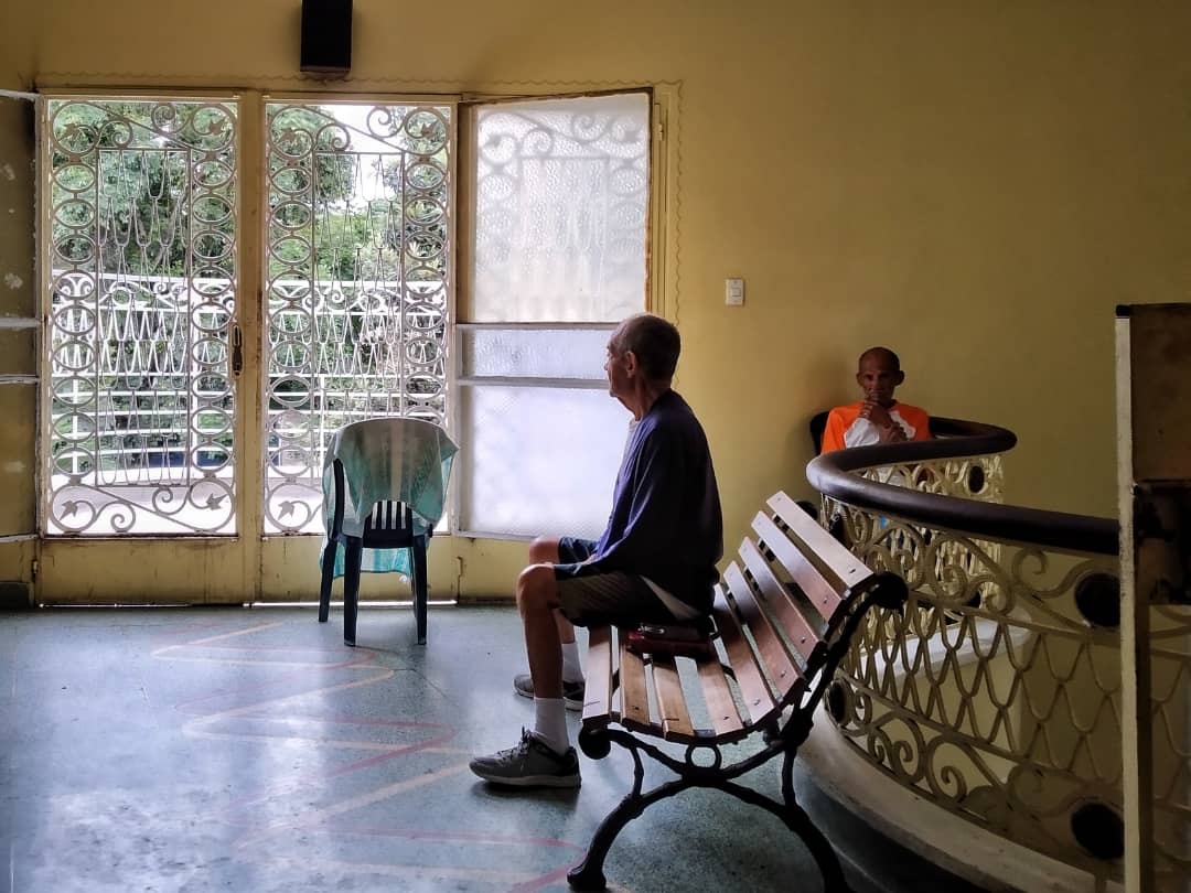 Ancianatos frenan nuevos ingresos por falta de recursos y la pandemia del COVID-19