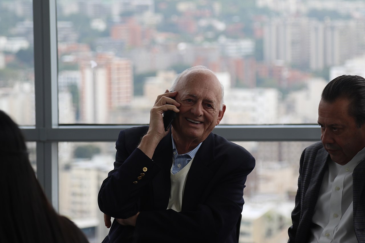 Fallece empresario venezolano Oswaldo Cisneros