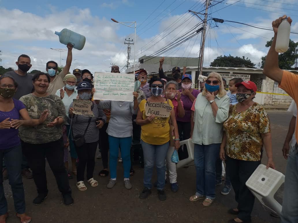 En El Tigre protestan por agua potable mientras que en Valencia exigen gas doméstico #23Nov