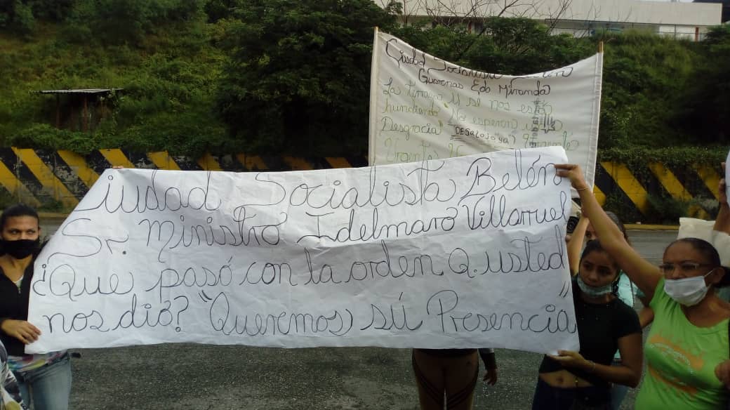Habitantes de Ciudad Socialista Belén denuncian deslizamiento del talud que pone en peligro a la comunidad