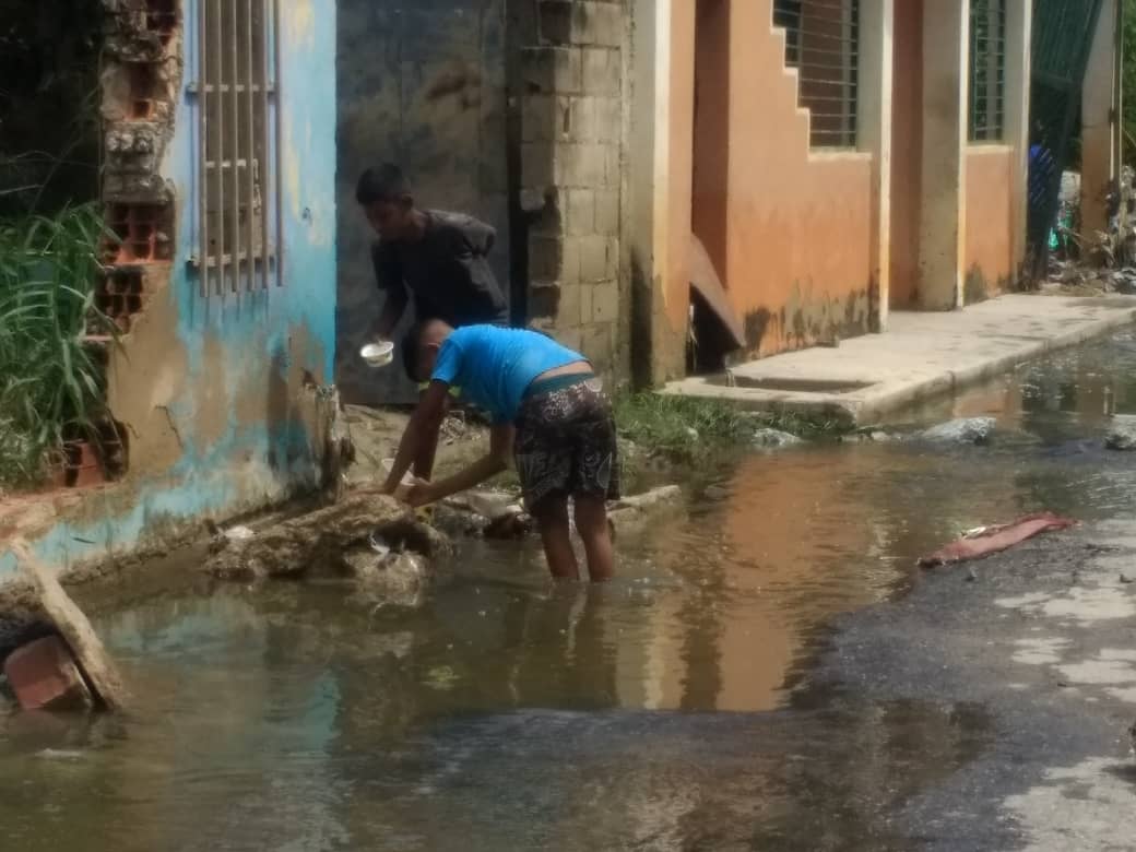 Lluvias afectan a casi 8.000 viviendas al sur de Maracay