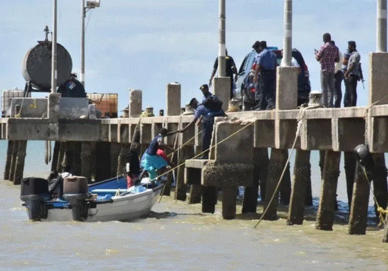 Piden a Acnur mediar con Trinidad y Tobago tras deportar menores venezolanos