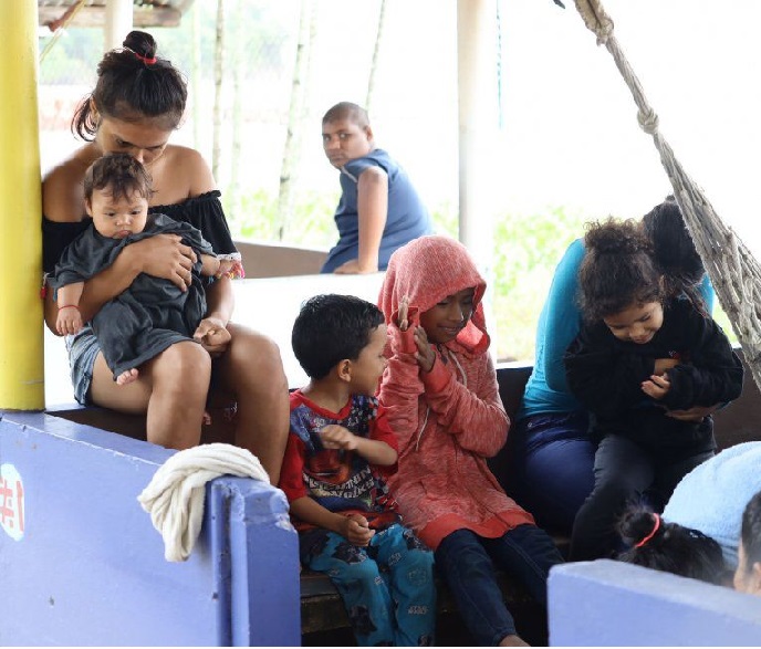 Una orden judicial detiene la deportación de otros cuatro venezolanos