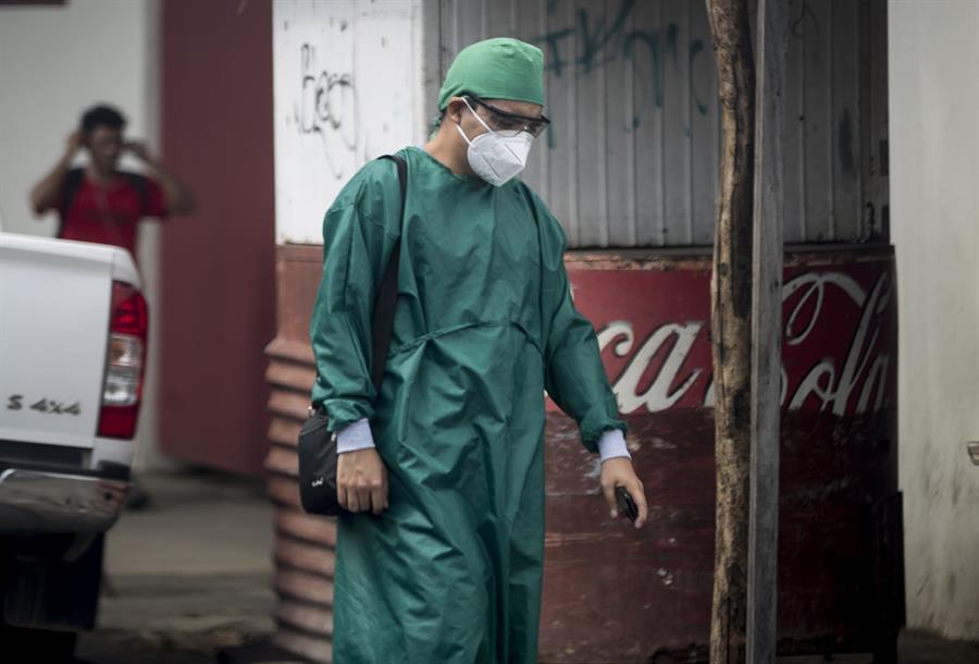 Cinco trabajadores sanitarios murieron por COVID-19 en la última semana