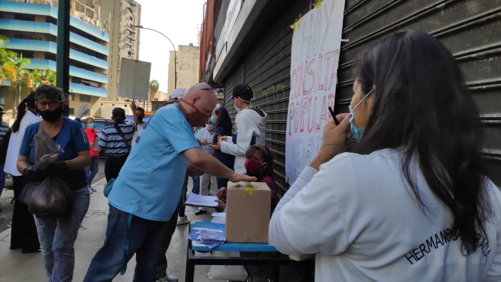 Así se vive la consulta popular este #12Dic en Caracas