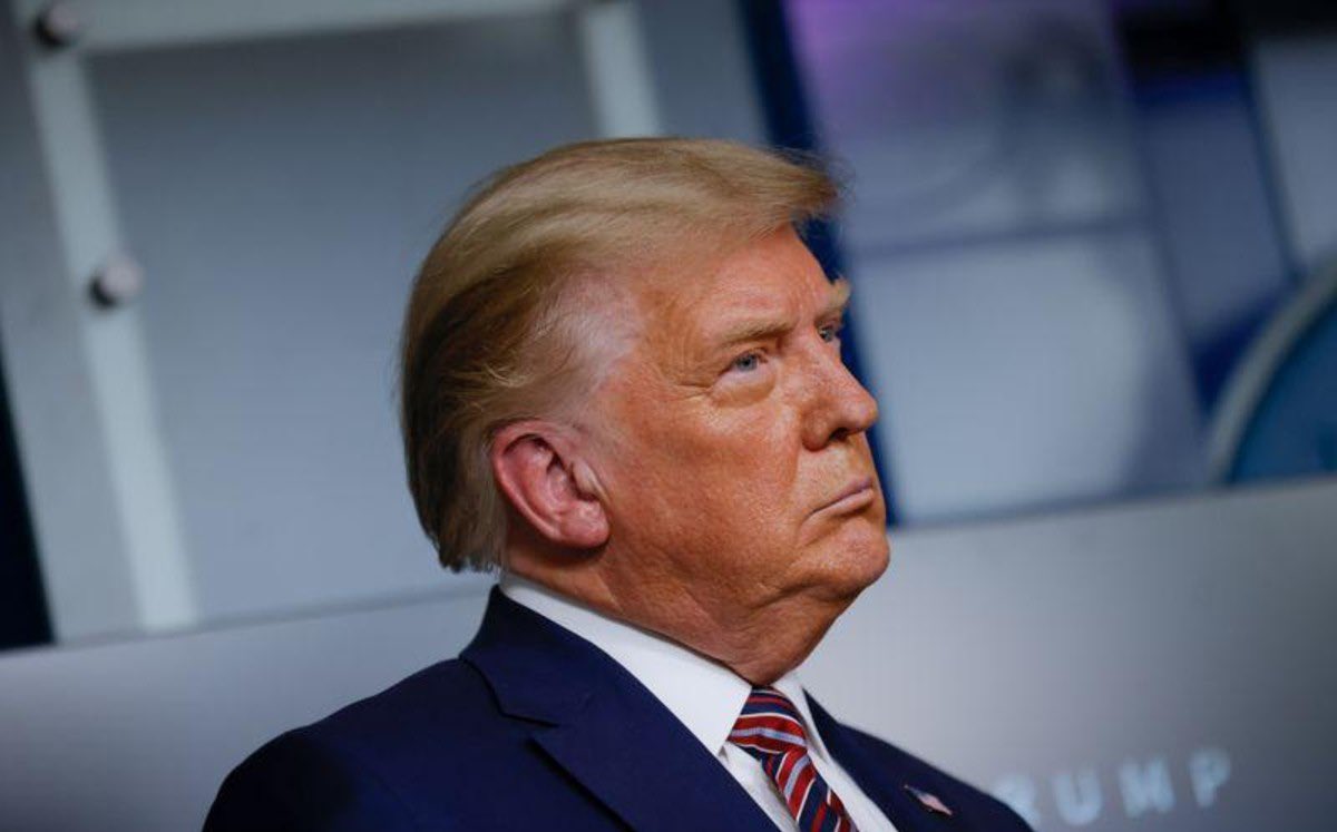 Inteligencia de EEUU evaluará si Trump puso en peligro al país, según medios
